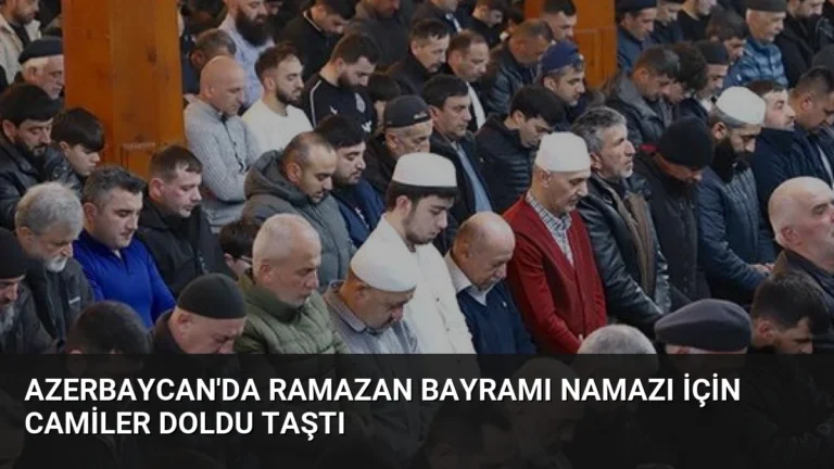 Azerbaycan’da Ramazan Bayramı Namazı İçin Camiler Doldu Taştı